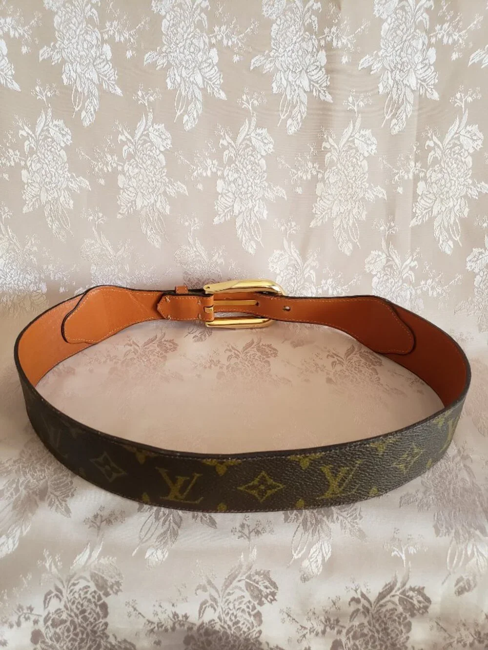Authentic Vintage Louis Vuitton Waist Belt Size 26 Exclusive Saks Fifth Avenue